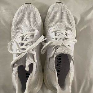 White Adidas Ultraboosts